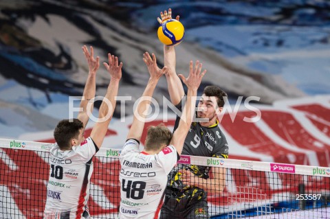  03.04.2021 RZESZOW <br />
SIATKOWKA MEZCZYZN <br />
PLUSLIGA SEZON 2020/2021 <br />
PLUS LIGA POLISH MEN VOLLEYBALL LEAGUE <br />
MECZ NR 1 O 5. MIEJSCE <br />
MECZ ASSECO RESOVIA - TREFL GDANSK <br />
N/Z KEWIN SASAK <br />
 