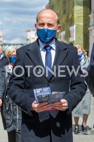  26.04.2021 RZESZOW<br />
PRZEWODNICZACY PO BORYS BUDKA WSPIERA KANDYDATA OPOZYCJI KONRADA FIJOLKA W KAMPANII WYBORCZEJ NA URZAD PREZYDENTA RZESZOWA <br />
N/Z BORYS BUDKA <br />
 