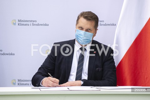  13.05.2021 WARSZAWA<br />
KONFERENCJA W MINISTERSTWIE KLIMATU<br />
N/Z PRZEMYSLAW CZARNEK<br />
 