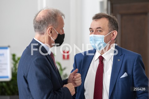  13.05.2021 WARSZAWA SENAT<br />
POSIEDZENIE SENATU<br />
N/Z STANISLAW GAWLOWSKI BOGDAN KLICH<br />
 