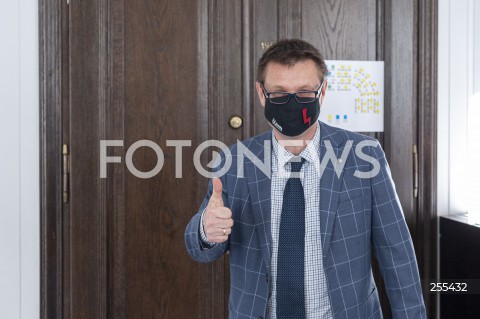  13.05.2021 WARSZAWA SENAT<br />
POSIEDZENIE SENATU<br />
N/Z ARTUR DUNIN<br />
 