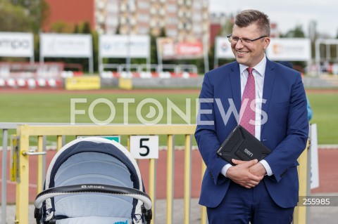  20.05.2021 RZESZOW <br />
KONFERENCJA KANDYDATA NA URZAD PREZYDENTA RZESZOW MARCINA WARCHOLA NA STADIONIE RESOVII <br />
N/Z MARCIN WARCHOL <br />
 