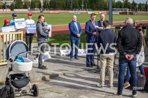  20.05.2021 RZESZOW <br />
KONFERENCJA KANDYDATA NA URZAD PREZYDENTA RZESZOW MARCINA WARCHOLA NA STADIONIE RESOVII <br />
N/Z MARCIN WARCHOL MACIEJ MASLOWSKI <br />
 