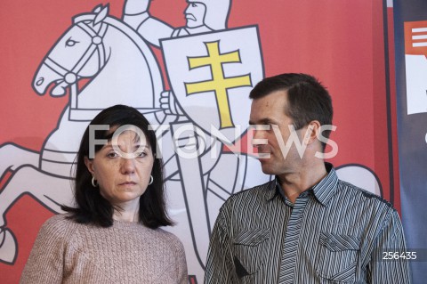  27.05.2021 WARSZAWA<br />
KONFERENCJA W DOMU BIALORUSKIM ZALOZYCIELA KANALOW NEXTA ORAZ ORAZ RODZICOW RAMANA PRATASIEWICZA<br />
N/Z NATALIA PRATASEVICH DZMITRY PRATASEVICH<br />
 