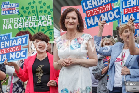  11.06.2021 RZESZOW <br />
KONFERENCJA KANDYDATKI NA URZAD PREZYDENTA RZESZOWA EWY LENIART PODSUMOWUJACA KAMPANIE WYBORCZA NA RZESZOWSKICH BULWARACH <br />
N/Z EWA LENIART <br />
 