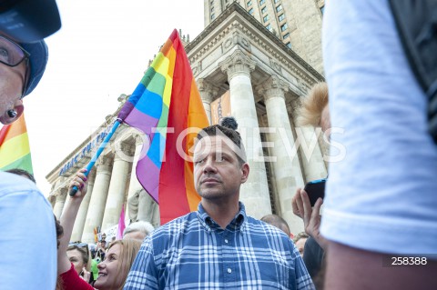  19.06.2021 WARSZAWA<br />
PARADA ROWNOSCI<br />
N/Z RAFAL TRZASKOWSKI<br />
 