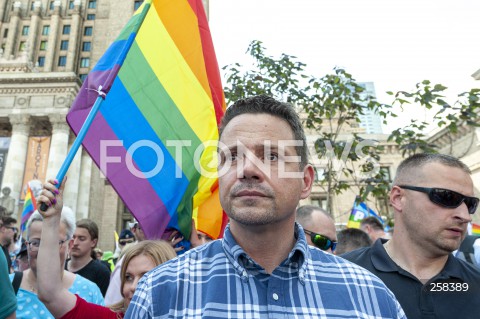  19.06.2021 WARSZAWA<br />
PARADA ROWNOSCI<br />
N/Z RAFAL TRZASKOWSKI<br />
 