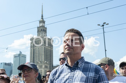  19.06.2021 WARSZAWA<br />
PARADA ROWNOSCI<br />
N/Z RAFAL TRZASKOWSKI<br />
 