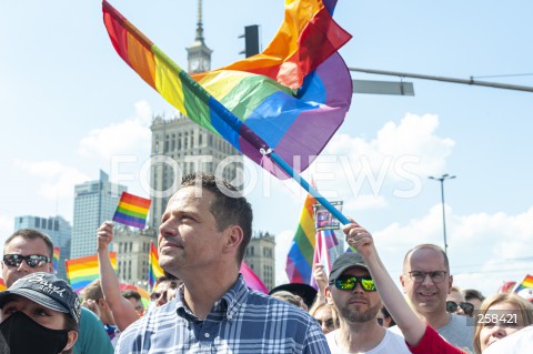  19.06.2021 WARSZAWA<br />
PARADA ROWNOSCI<br />
N/Z RAFAL TRZASKOWSKI<br />
 