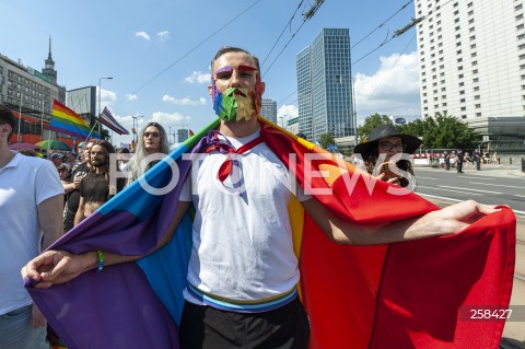  19.06.2021 WARSZAWA<br />
PARADA ROWNOSCI<br />
N/Z UCZESTNICY WYDARZENIA<br />
 