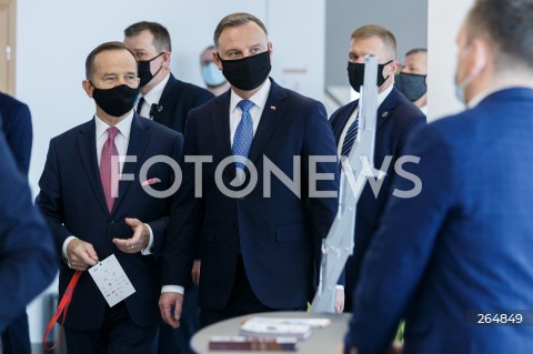  05.11.2021 JASIONKA <br />
KONGRES 590 - 6. EDYCJA<br />
ZWIEDZANIE STOISK LAUREATOW NAGRODY GOSPODARCZEJ PRZEZ PREZYDENTA RP<br />
N/Z PREZYDENT RP ANDRZEJ DUDA WLADYSLAW ORTYL <br />
 