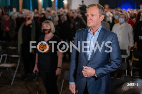  27.11.2021 WARSZAWA<br />
KONWENCJA KOMITETU OBRONY DEMOKRACJI<br />
6 LAT KOD<br />
N/Z DONALD TUSK<br />
 