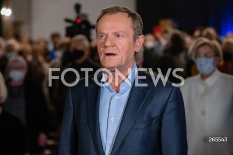  27.11.2021 WARSZAWA<br />
KONWENCJA KOMITETU OBRONY DEMOKRACJI<br />
6 LAT KOD<br />
N/Z DONALD TUSK<br />
 