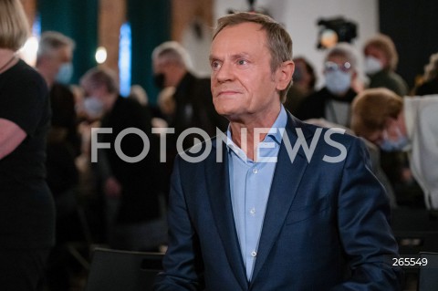  27.11.2021 WARSZAWA<br />
KONWENCJA KOMITETU OBRONY DEMOKRACJI<br />
6 LAT KOD<br />
N/Z DONALD TUSK<br />
 