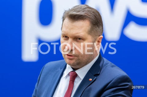  28.01.2022 JAROSLAW <br />
WIZYTA MINISTRA EDUKACJI I NAUKI PRZEMYSLAWA CZARNKA W PANSTWOWEJ WYZSZEJ SZKOLE TECHNICZNO - EKONOMICZNEJ W JAROSLAWIU<br />
N/Z PRZEMYSLAW CZARNEK <br />
 