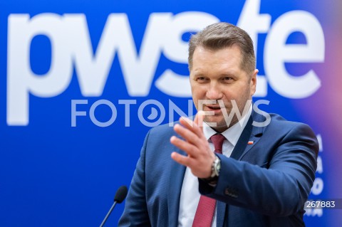  28.01.2022 JAROSLAW <br />
WIZYTA MINISTRA EDUKACJI I NAUKI PRZEMYSLAWA CZARNKA W PANSTWOWEJ WYZSZEJ SZKOLE TECHNICZNO - EKONOMICZNEJ W JAROSLAWIU<br />
N/Z PRZEMYSLAW CZARNEK <br />
 