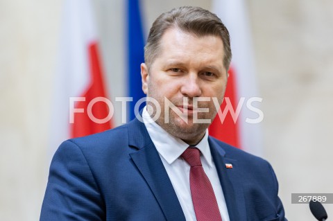  28.01.2022 JAROSLAW <br />
WIZYTA MINISTRA EDUKACJI I NAUKI PRZEMYSLAWA CZARNKA W PANSTWOWEJ WYZSZEJ SZKOLE TECHNICZNO - EKONOMICZNEJ W JAROSLAWIU<br />
N/Z PRZEMYSLAW CZARNEK <br />
 