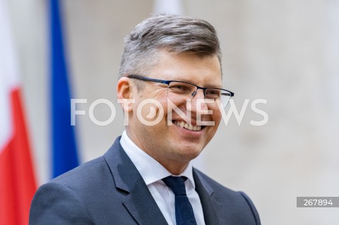  28.01.2022 JAROSLAW <br />
WIZYTA MINISTRA EDUKACJI I NAUKI PRZEMYSLAWA CZARNKA W PANSTWOWEJ WYZSZEJ SZKOLE TECHNICZNO - EKONOMICZNEJ W JAROSLAWIU<br />
N/Z MARCIN WARCHOL <br />
 