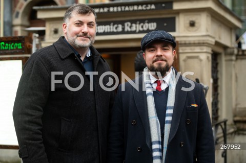  29.01.2022 GDANSK<br />
MANIFESTACJA KONFEDERACJI W GDANSKU<br />
PROTEST POD HASLEM NIE DLA POLITYKI RZADU<br />
WYRAZ SPRZECIWU SEGREGACJI SANITARNEJ DROZYZNIE NOWEMU LADOWI<br />
N/Z ARTUR DZIAMBOR MICHAL URBANIAK<br />
 