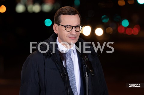  01.02.2022 WARSZAWA<br />
KONFERENCJA PRASOWA PREMIERA MATEUSZA MORAWIECKIEGO I PREZESA PKN ORLEN DANIELA OBAJTKA NA STACJI ORLEN W ZWIAZKU Z OBNIZKAMI CEN PALIW <br />
N/Z PREMIER MATEUSZ MORAWIECKI<br />
 