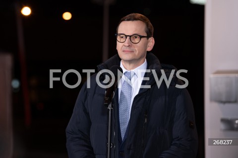  01.02.2022 WARSZAWA<br />
KONFERENCJA PRASOWA PREMIERA MATEUSZA MORAWIECKIEGO I PREZESA PKN ORLEN DANIELA OBAJTKA NA STACJI ORLEN W ZWIAZKU Z OBNIZKAMI CEN PALIW <br />
N/Z PREMIER MATEUSZ MORAWIECKI<br />
 