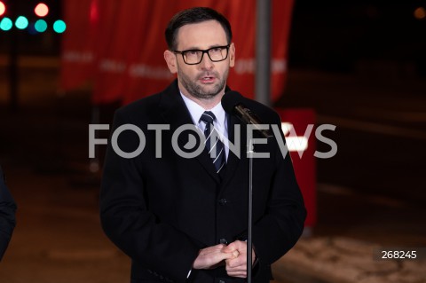  01.02.2022 WARSZAWA<br />
KONFERENCJA PRASOWA PREMIERA MATEUSZA MORAWIECKIEGO I PREZESA PKN ORLEN DANIELA OBAJTKA NA STACJI ORLEN W ZWIAZKU Z OBNIZKAMI CEN PALIW <br />
N/Z DANIEL OBAJTEK<br />
 