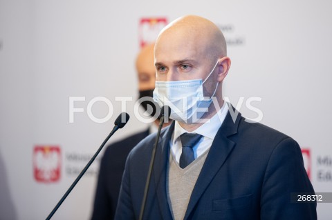  01.02.2022 WARSZAWA<br />
KONFERENCJA PRASOWA W MINISTERSTWIE EDUKACJI I NAUKI Z UDZIALEM PREZESA AKADEMICKIEGO ZWIAZKU SPORTOWEGO  W WARSZAWIE<br />
N/Z MACIEJ HARTFIL<br />
 