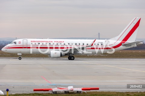  04.02.2022 LOTNISKO RZESZOW JASIONKA <br />
SAMOLOT RZADOWY EMBRAER 175 <br />
N/Z SAMOLOT RZADOWY EMBRAER E-175 SP-LIH<br />
 