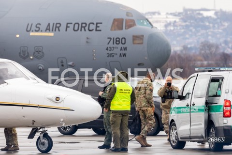  07.02.2022 LOTNISKO RZESZOW JASIONKA <br />
PRZYLOT AMERYKANSKICH ZOLNIERZY Z 82. DYWIZJI POWIETRZNODESANTOWEJ Z KAROLINY POLNOCNEJ <br />
N/Z AMERYKANSKI SAMOLOT BIZZJET CESSNA UC-35A CITATION ULTRA AMERYKANSKI KTORYM PRZYLECIELI AMERYKANSCY ZOLNIERZE<br />
 