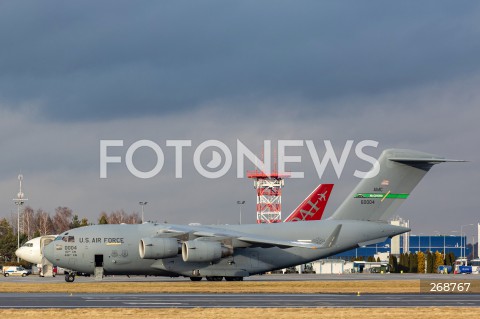  09.02.2022 LOTNISKO RZESZOW JASIONKA <br />
PRZYLOT AMERYKANSKICH ZOLNIERZY Z 82. DYWIZJI POWIETRZNODESANTOWEJ Z KAROLINY POLNOCNEJ <br />
<br />
Arrival of American soldiers from 82nd Airborne Division from North Carolina in Poland (Rzeszow Airport)<br />
<br />
N/Z WOJSKOWY AMERYKANSKI SAMOLOT TRANSPORTOWY BOEING C-17 GLOBEMASTER <br />
 