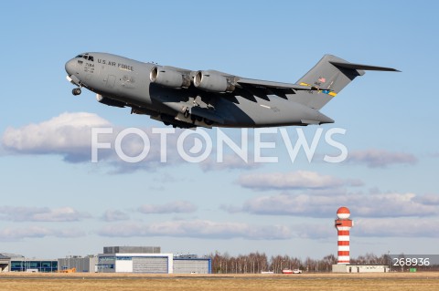  12.02.2022 LOTNISKO RZESZOW JASIONKA <br />
SAMOLOTY I SMIGLOWCE AMERYKANSKIEJ ARMII NA LOTNISKU RZESZOW JASIONKA<br />
<br />
U.S. Air Force airplanes and helicopters at Rzeszow - Jasionka Airport in Poland<br />
<br />
N/Z WOJSKOWY AMERYKANSKI SAMOLOT TRANSPORTOWY BOEING C-17 GLOBEMASTER <br />
<br />
 