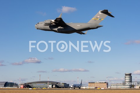  12.02.2022 LOTNISKO RZESZOW JASIONKA <br />
SAMOLOTY I SMIGLOWCE AMERYKANSKIEJ ARMII NA LOTNISKU RZESZOW JASIONKA<br />
<br />
U.S. Air Force airplanes and helicopters at Rzeszow - Jasionka Airport in Poland<br />
<br />
N/Z WOJSKOWY AMERYKANSKI SAMOLOT TRANSPORTOWY BOEING C-17 GLOBEMASTER <br />
<br />
 