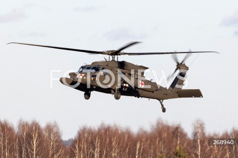  12.02.2022 LOTNISKO RZESZOW JASIONKA <br />
SAMOLOTY I SMIGLOWCE AMERYKANSKIEJ ARMII NA LOTNISKU RZESZOW JASIONKA<br />
<br />
U.S. Air Force airplanes and helicopters at Rzeszow - Jasionka Airport in Poland<br />
<br />
N/Z WOJSKOWY AMERYKANSKI SMIGLOWIEC HELIKOPTER SIKORSKY UH-60 BLACK HAWK MEDEVAC <br />
<br />
 