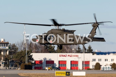  12.02.2022 LOTNISKO RZESZOW JASIONKA <br />
SAMOLOTY I SMIGLOWCE AMERYKANSKIEJ ARMII NA LOTNISKU RZESZOW JASIONKA<br />
<br />
U.S. Air Force airplanes and helicopters at Rzeszow - Jasionka Airport in Poland<br />
<br />
N/Z WOJSKOWY AMERYKANSKI SMIGLOWIEC HELIKOPTER SIKORSKY UH-60 BLACK HAWK MEDEVAC <br />
<br />
 