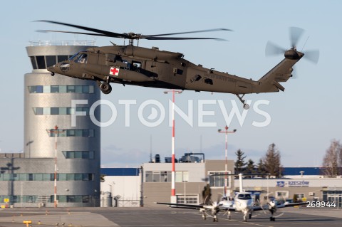  12.02.2022 LOTNISKO RZESZOW JASIONKA <br />
SAMOLOTY I SMIGLOWCE AMERYKANSKIEJ ARMII NA LOTNISKU RZESZOW JASIONKA<br />
<br />
U.S. Air Force airplanes and helicopters at Rzeszow - Jasionka Airport in Poland<br />
<br />
N/Z WOJSKOWY AMERYKANSKI SMIGLOWIEC HELIKOPTER SIKORSKY UH-60 BLACK HAWK MEDEVAC <br />
<br />
 