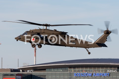  12.02.2022 LOTNISKO RZESZOW JASIONKA <br />
SAMOLOTY I SMIGLOWCE AMERYKANSKIEJ ARMII NA LOTNISKU RZESZOW JASIONKA<br />
<br />
U.S. Air Force airplanes and helicopters at Rzeszow - Jasionka Airport in Poland<br />
<br />
N/Z WOJSKOWY AMERYKANSKI SMIGLOWIEC HELIKOPTER SIKORSKY UH-60 BLACK HAWK MEDEVAC <br />
<br />
 