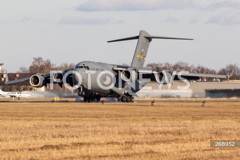  12.02.2022 LOTNISKO RZESZOW JASIONKA <br />
SAMOLOTY I SMIGLOWCE AMERYKANSKIEJ ARMII NA LOTNISKU RZESZOW JASIONKA<br />
<br />
U.S. Air Force airplanes and helicopters at Rzeszow - Jasionka Airport in Poland<br />
<br />
N/Z WOJSKOWY AMERYKANSKI SAMOLOT TRANSPORTOWY BOEING C-17 GLOBEMASTER <br />
<br />
 