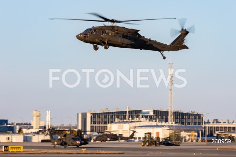  12.02.2022 LOTNISKO RZESZOW JASIONKA <br />
SAMOLOTY I SMIGLOWCE AMERYKANSKIEJ ARMII NA LOTNISKU RZESZOW JASIONKA<br />
<br />
U.S. Air Force airplanes and helicopters at Rzeszow - Jasionka Airport in Poland<br />
<br />
N/Z WOJSKOWY AMERYKANSKI SMIGLOWIEC HELIKOPTER SIKORSKY UH-60 BLACK HAWK MEDEVAC - TLE DRUGI SMIGLOWIEC BLACK HAWK <br />
<br />
 