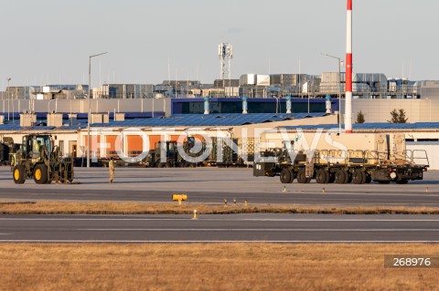  12.02.2022 LOTNISKO RZESZOW JASIONKA <br />
SAMOLOTY I SMIGLOWCE AMERYKANSKIEJ ARMII NA LOTNISKU RZESZOW JASIONKA<br />
<br />
U.S. Air Force airplanes and helicopters at Rzeszow - Jasionka Airport in Poland<br />
<br />
N/Z WOJSKOWY AMERYKANSKI SAMOLOT TRANSPORTOWY BOEING C-17 GLOBEMASTER <br />
<br />
 