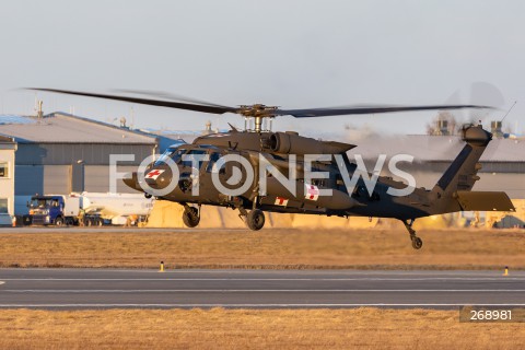  12.02.2022 LOTNISKO RZESZOW JASIONKA <br />
SAMOLOTY I SMIGLOWCE AMERYKANSKIEJ ARMII NA LOTNISKU RZESZOW JASIONKA<br />
<br />
U.S. Air Force airplanes and helicopters at Rzeszow - Jasionka Airport in Poland<br />
<br />
N/Z WOJSKOWY AMERYKANSKI SMIGLOWIEC HELIKOPTER SIKORSKY UH-60 BLACK HAWK MEDEVAC <br />
<br />
 