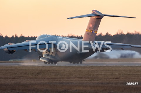  12.02.2022 LOTNISKO RZESZOW JASIONKA <br />
SAMOLOTY I SMIGLOWCE AMERYKANSKIEJ ARMII NA LOTNISKU RZESZOW JASIONKA<br />
<br />
U.S. Air Force airplanes and helicopters at Rzeszow - Jasionka Airport in Poland<br />
<br />
N/Z WOJSKOWY AMERYKANSKI SAMOLOT TRANSPORTOWY BOEING C-17 GLOBEMASTER <br />
<br />
 