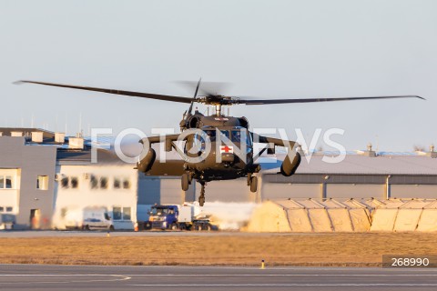  12.02.2022 LOTNISKO RZESZOW JASIONKA <br />
SAMOLOTY I SMIGLOWCE AMERYKANSKIEJ ARMII NA LOTNISKU RZESZOW JASIONKA<br />
<br />
U.S. Air Force airplanes and helicopters at Rzeszow - Jasionka Airport in Poland<br />
<br />
N/Z WOJSKOWY AMERYKANSKI SMIGLOWIEC HELIKOPTER SIKORSKY UH-60 BLACK HAWK MEDEVAC <br />
<br />
 