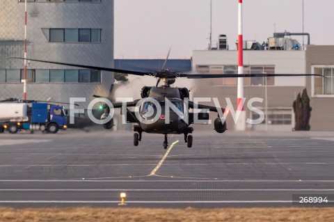  12.02.2022 LOTNISKO RZESZOW JASIONKA <br />
SAMOLOTY I SMIGLOWCE AMERYKANSKIEJ ARMII NA LOTNISKU RZESZOW JASIONKA<br />
<br />
U.S. Air Force airplanes and helicopters at Rzeszow - Jasionka Airport in Poland<br />
<br />
N/Z WOJSKOWY AMERYKANSKI SMIGLOWIEC HELIKOPTER SIKORSKY UH-60 BLACK HAWK <br />
<br />
 