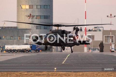  12.02.2022 LOTNISKO RZESZOW JASIONKA <br />
SAMOLOTY I SMIGLOWCE AMERYKANSKIEJ ARMII NA LOTNISKU RZESZOW JASIONKA<br />
<br />
U.S. Air Force airplanes and helicopters at Rzeszow - Jasionka Airport in Poland<br />
<br />
N/Z WOJSKOWY AMERYKANSKI SMIGLOWIEC HELIKOPTER SIKORSKY UH-60 BLACK HAWK <br />
<br />
 