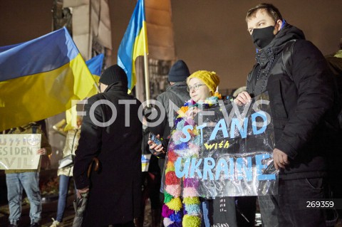  16.02.2022 GDANSK<br />
3СITY STANDWITHUKRAINE - WIEC POPARCIA DLA LUDNOSCI UKRAINSKIEJ W GDANSKU<br />
WIEC SOLIDARNOSCI Z UKRAINA W GDANSKU<br />
N/Z MANIFESTUJACY FLAGI UKRAINY STAND WITH UKRAINE<br />
 
