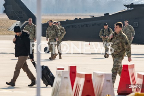 Przylot amerykańskich żołnierzy i sprzętu wojskowego do Portu Lotniczego Rzeszów - Jasionka