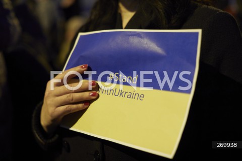  24.02.2022 GDANSK<br />
PROTEST POPARCIA DLA UKRAINY PO ATAKU ROSJAN - PLAC SOLIDARNOSCI W GDANSKU<br />
N/Z TRANSPARENT STAND WITH UKRAINE<br />
 
