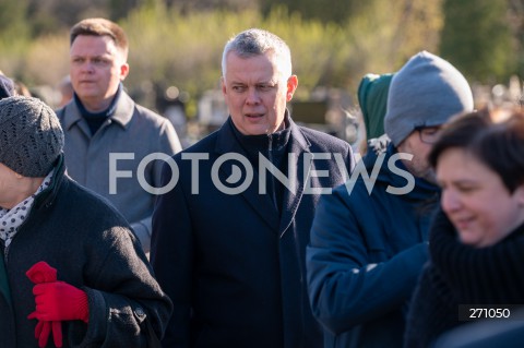  10.04.2022 WARSZAWA<br />
OBCHODY XII ROCZNICY KATASTROFY SMOLENSKIEJ W WARSZAWIE<br />
CMENTARZ WOJSKOWY POWAZKI <br />
N/Z TOMASZ SIEMONIAK<br />
 