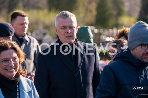  10.04.2022 WARSZAWA<br />
OBCHODY XII ROCZNICY KATASTROFY SMOLENSKIEJ W WARSZAWIE<br />
CMENTARZ WOJSKOWY POWAZKI <br />
N/Z TOMASZ SIEMONIAK<br />
 