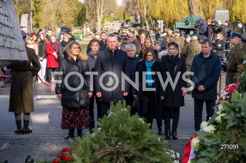  10.04.2022 WARSZAWA<br />
OBCHODY XII ROCZNICY KATASTROFY SMOLENSKIEJ W WARSZAWIE<br />
CMENTARZ WOJSKOWY POWAZKI <br />
N/Z PRZEDSTAWICIELE PLATFORMY OBYWATELSKIEJ WIENIEC TOMASZ SIEMONIAK <br />
 